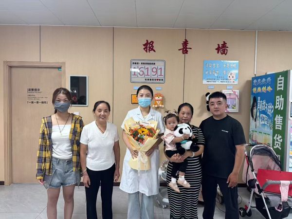 25.8.25梁山王晶与王医生合影